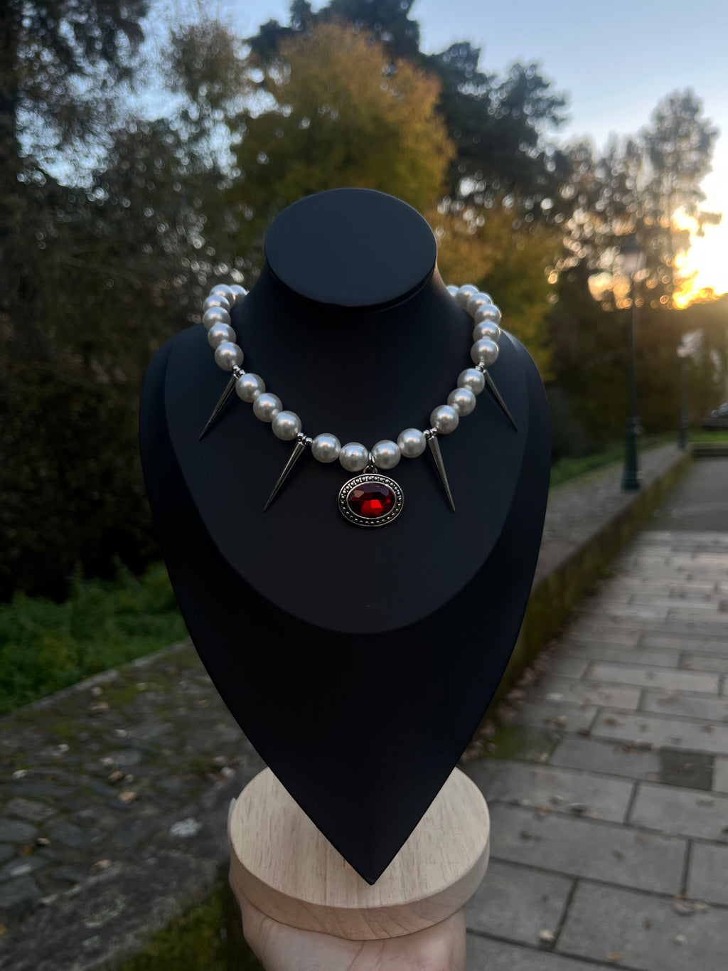 Grunge necklace with medallion