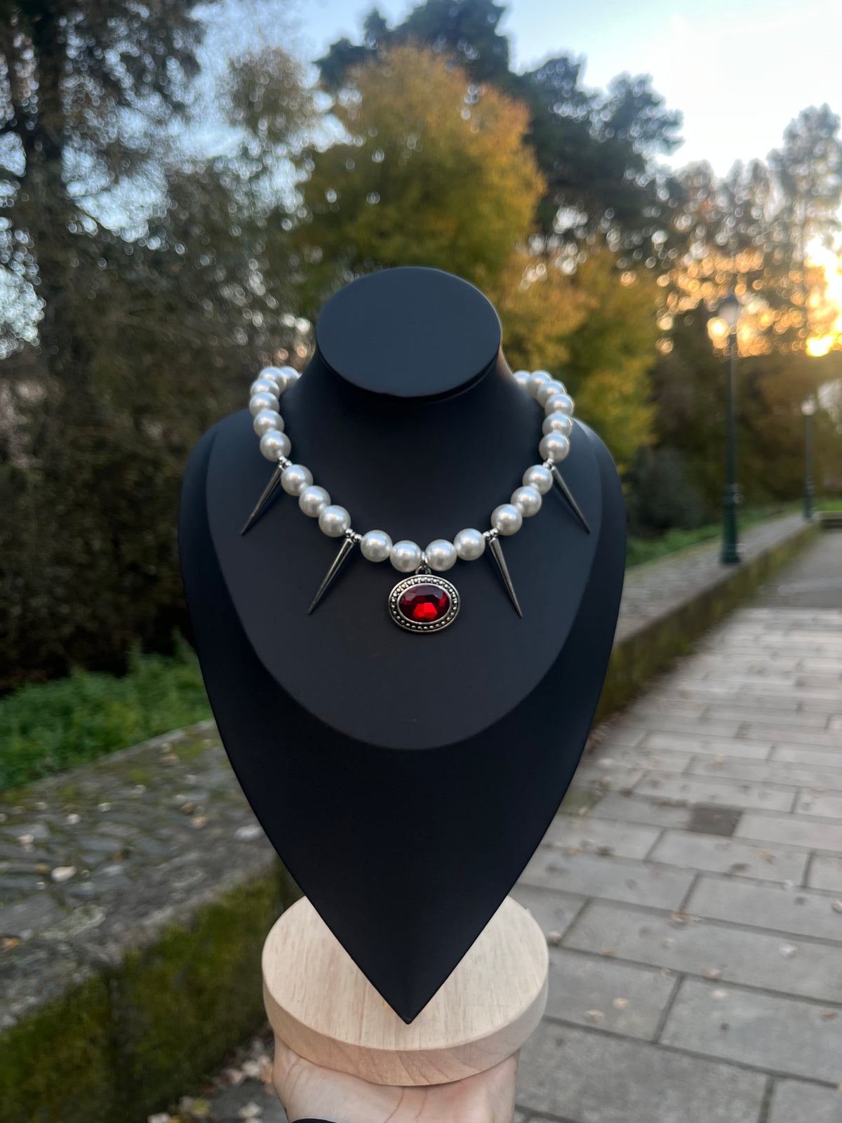 Grunge necklace with medallion