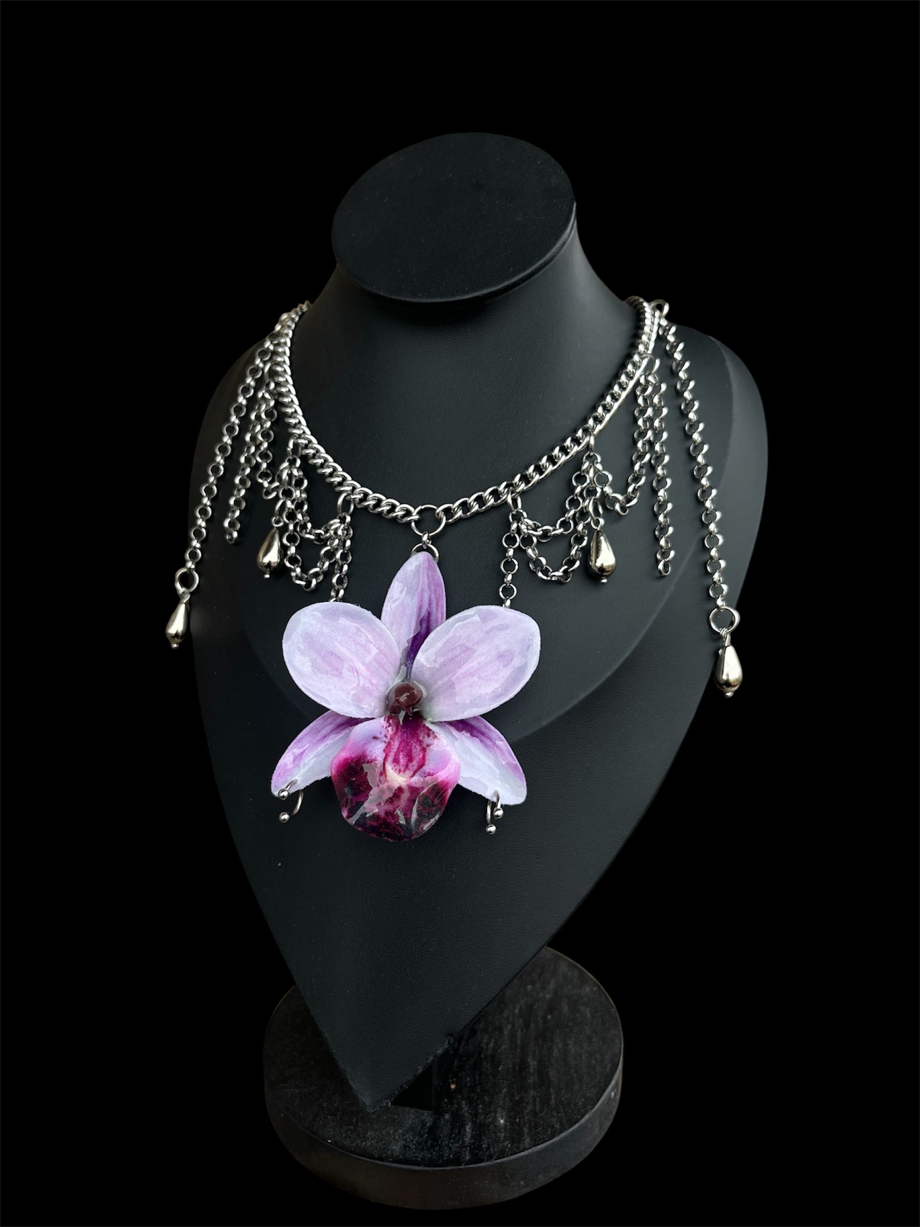 Pierced Flower necklace 🌸