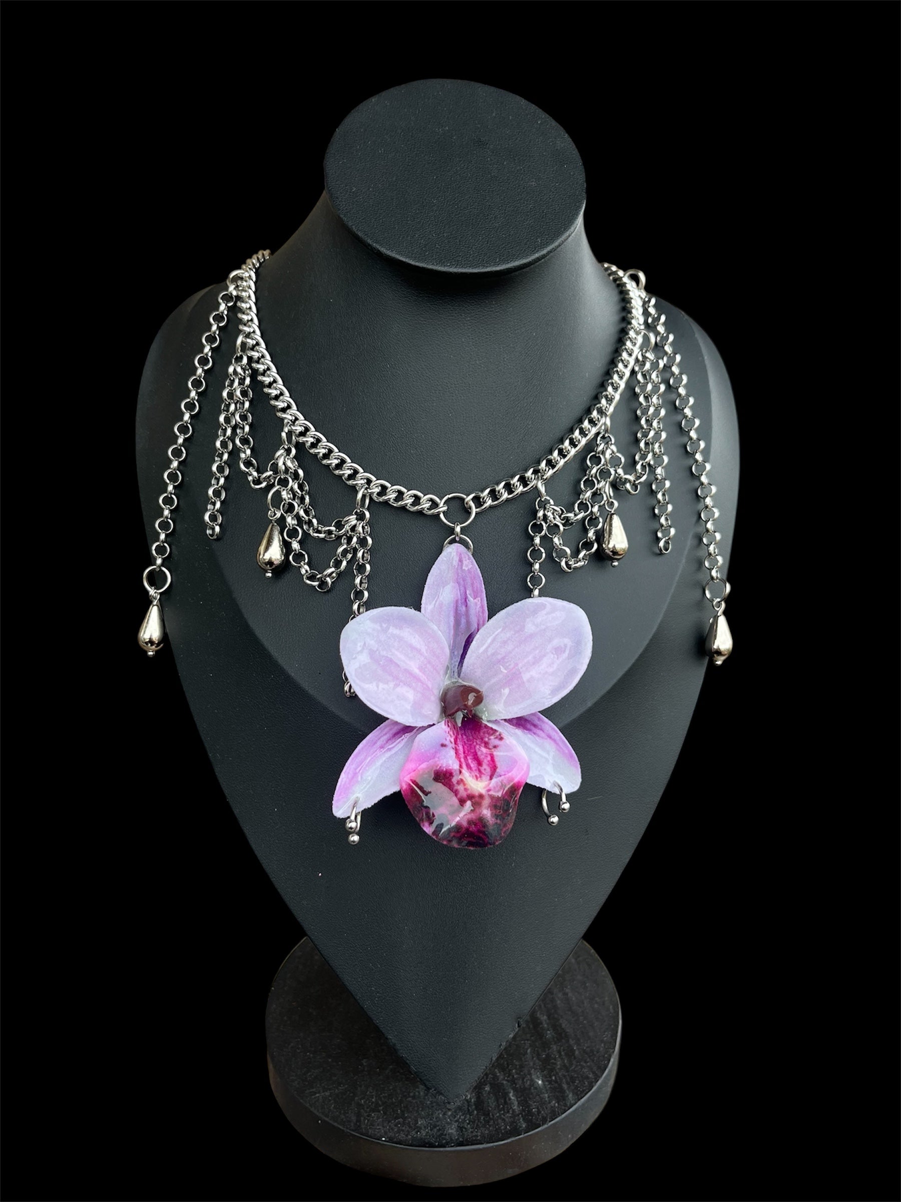 Pierced Flower necklace 🌸