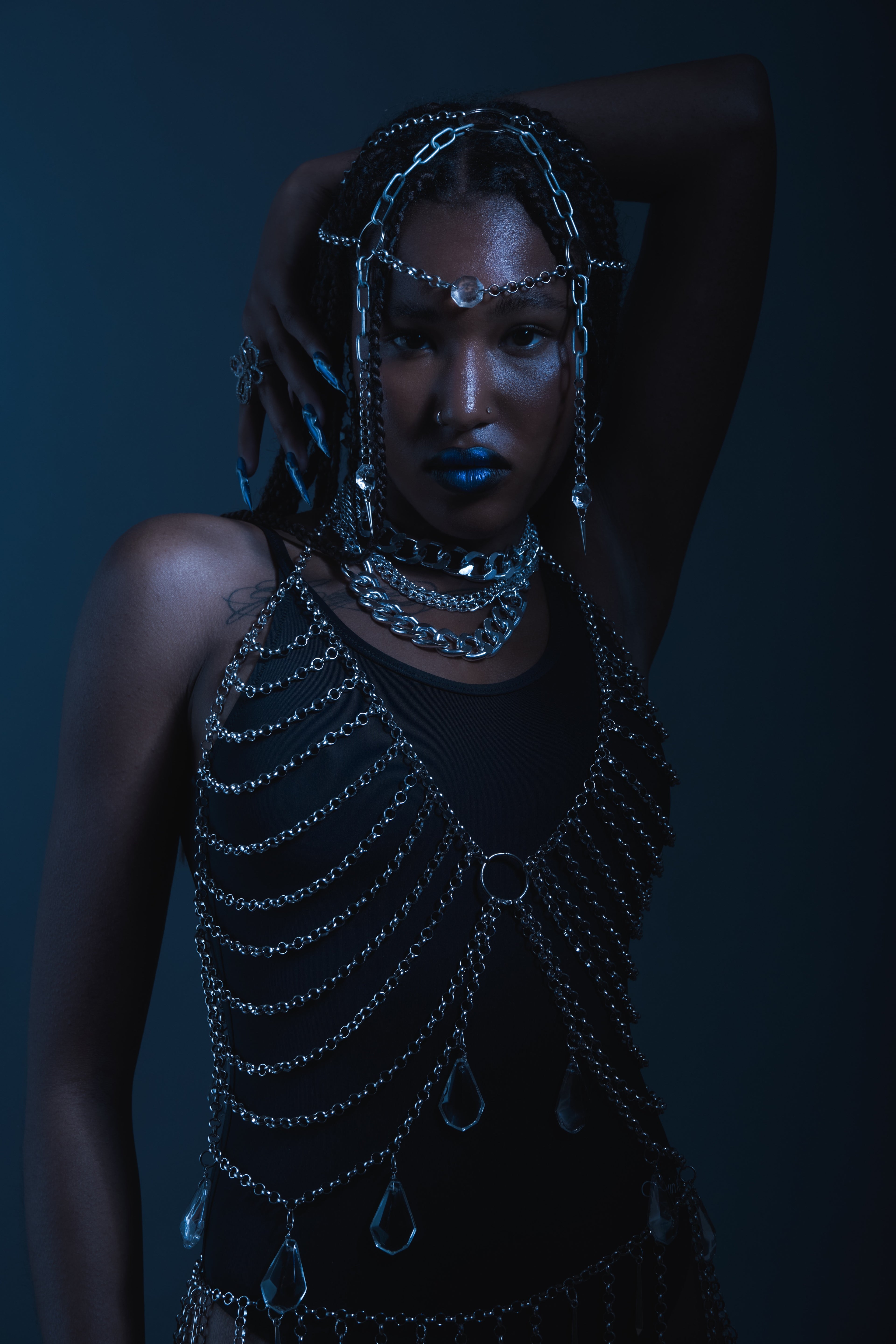 Head jewelry with crystal details