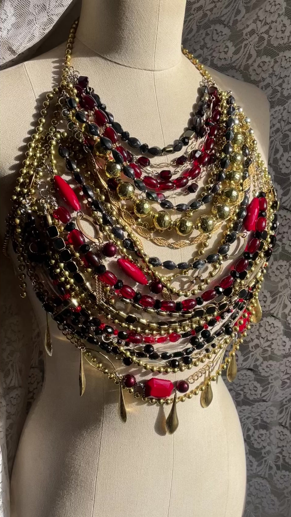 Jewelry top “Lisle Von Rhuman”